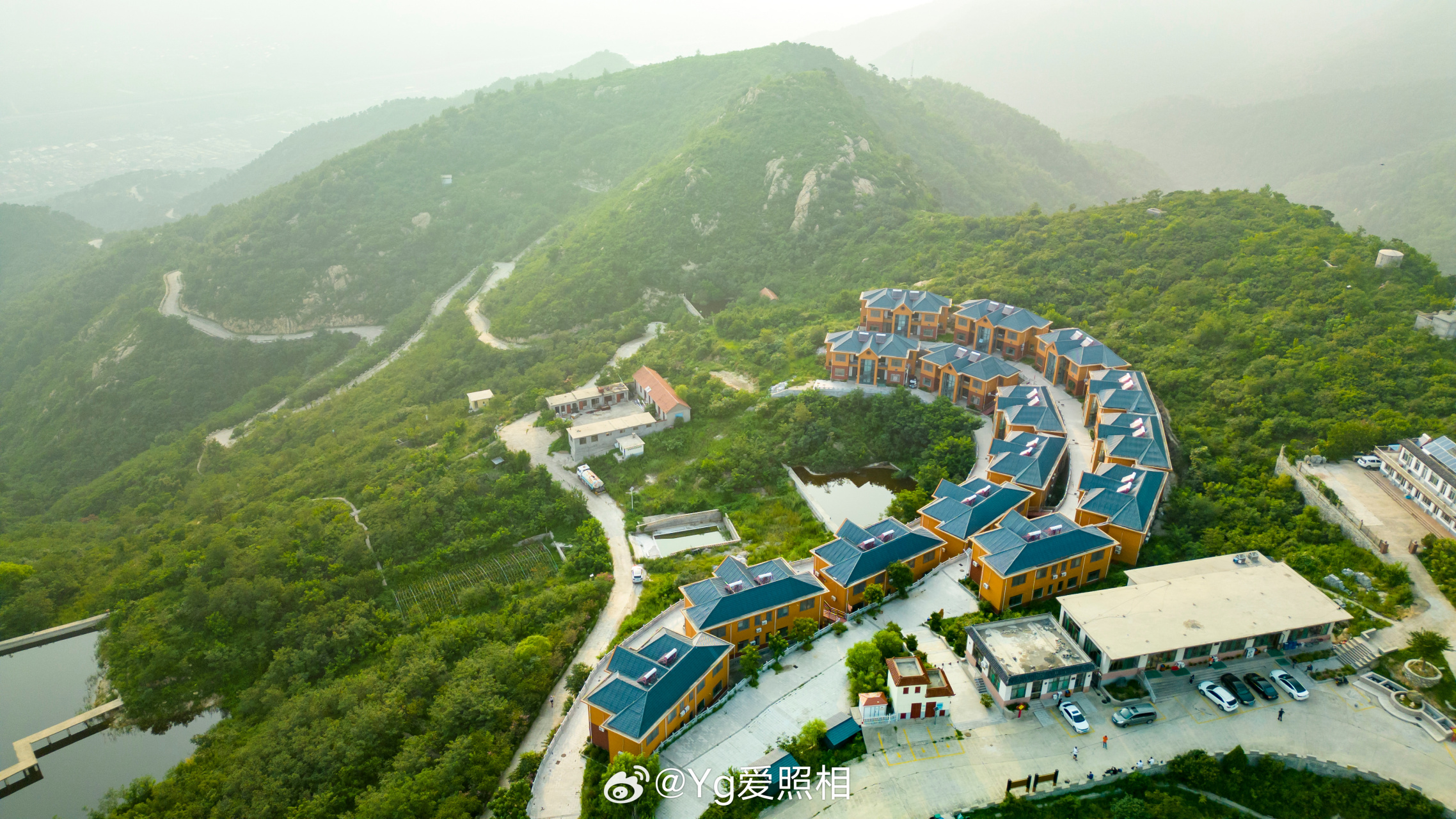 位于济南市长清区店台村的龙凤庄园地处泰山西麓,南依泰山旅游景点