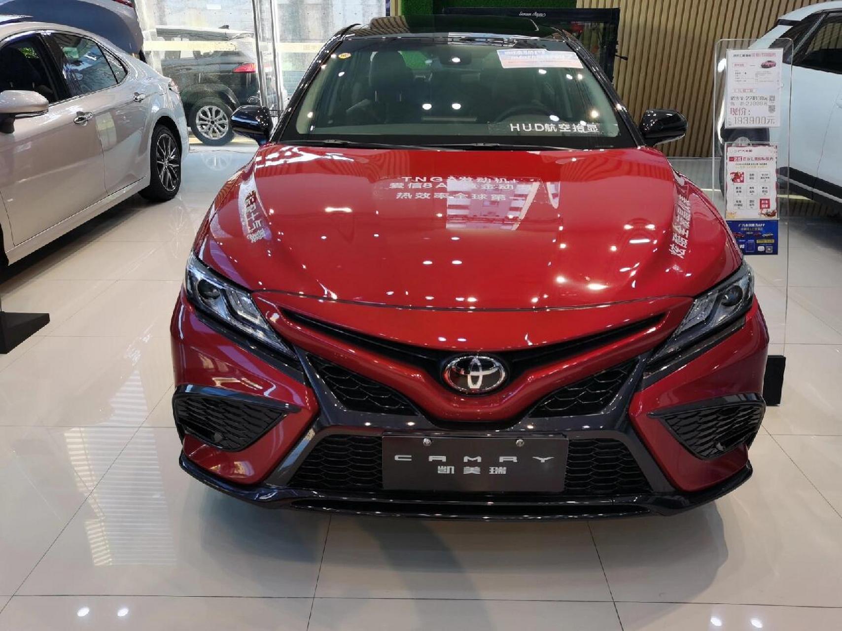 2022款凯美瑞新增了2.0s/2.5s骑士版车型,2.5l混动车型新增一款2.