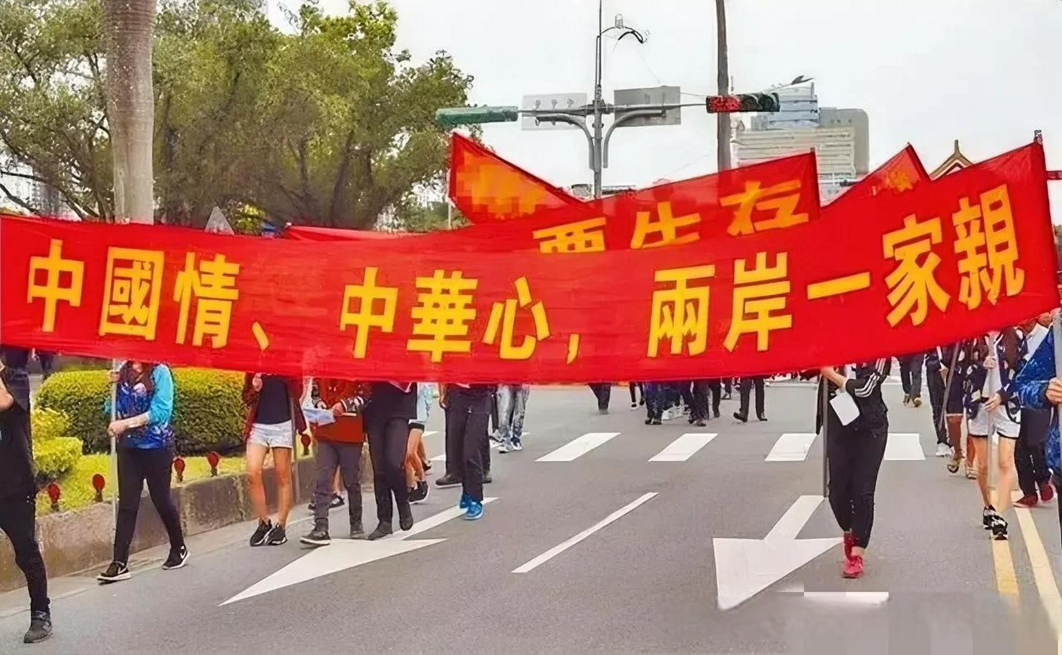 和平解决台海问题最佳的方案就是:制度优越于他,经济富裕于他,人民的