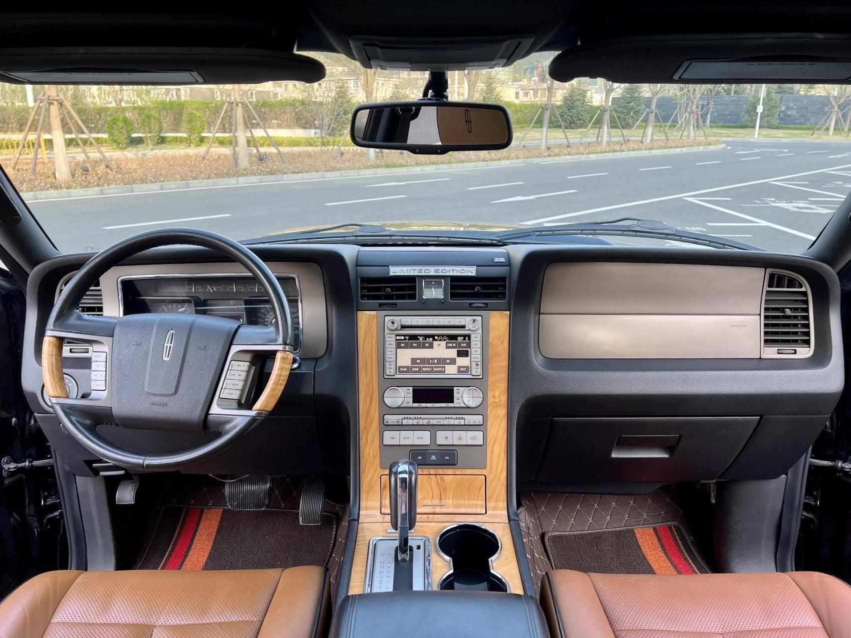 新到2013年林肯领航员 5.