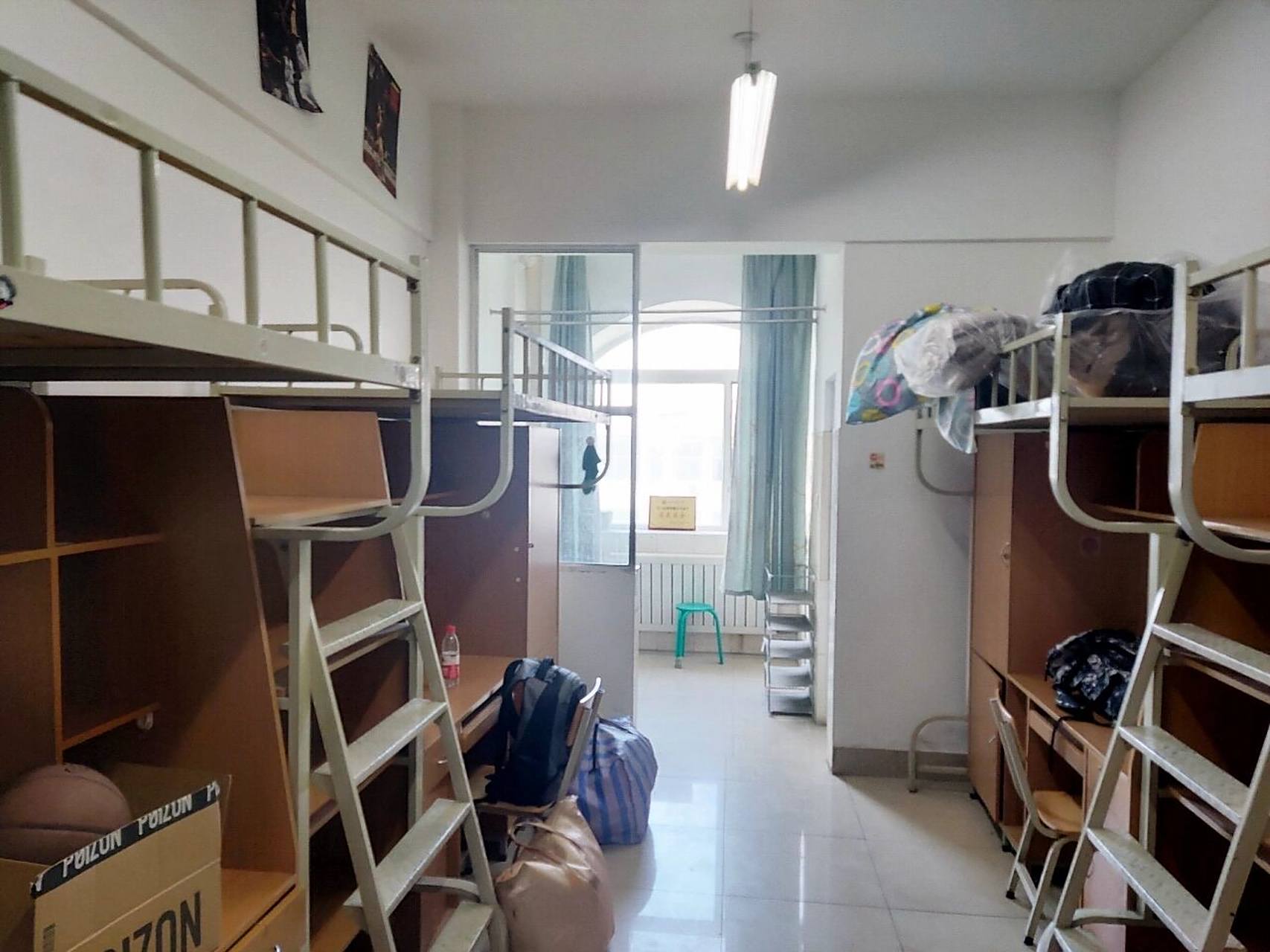 北民大宿舍05 有些小宝贝私信我说想看看宿舍照片,这不我昨天刚刚搬