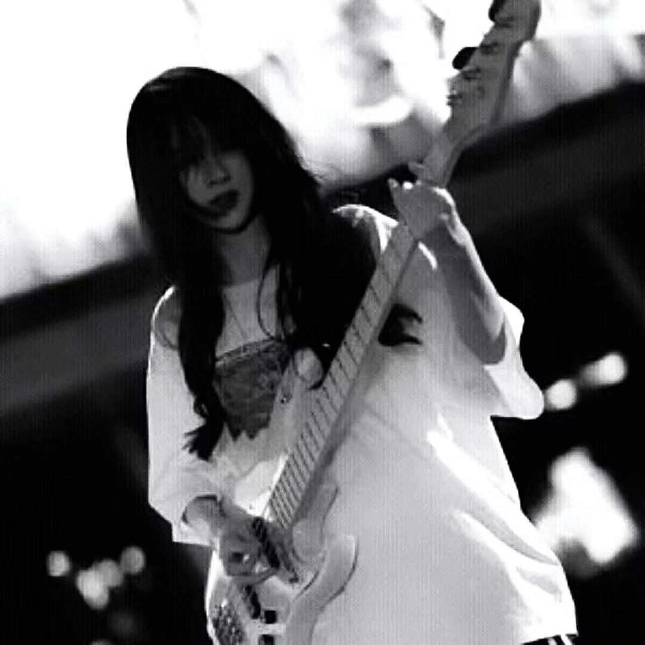 3035383532|小众女头61吉他 没骨气 心情好就能原谅所有