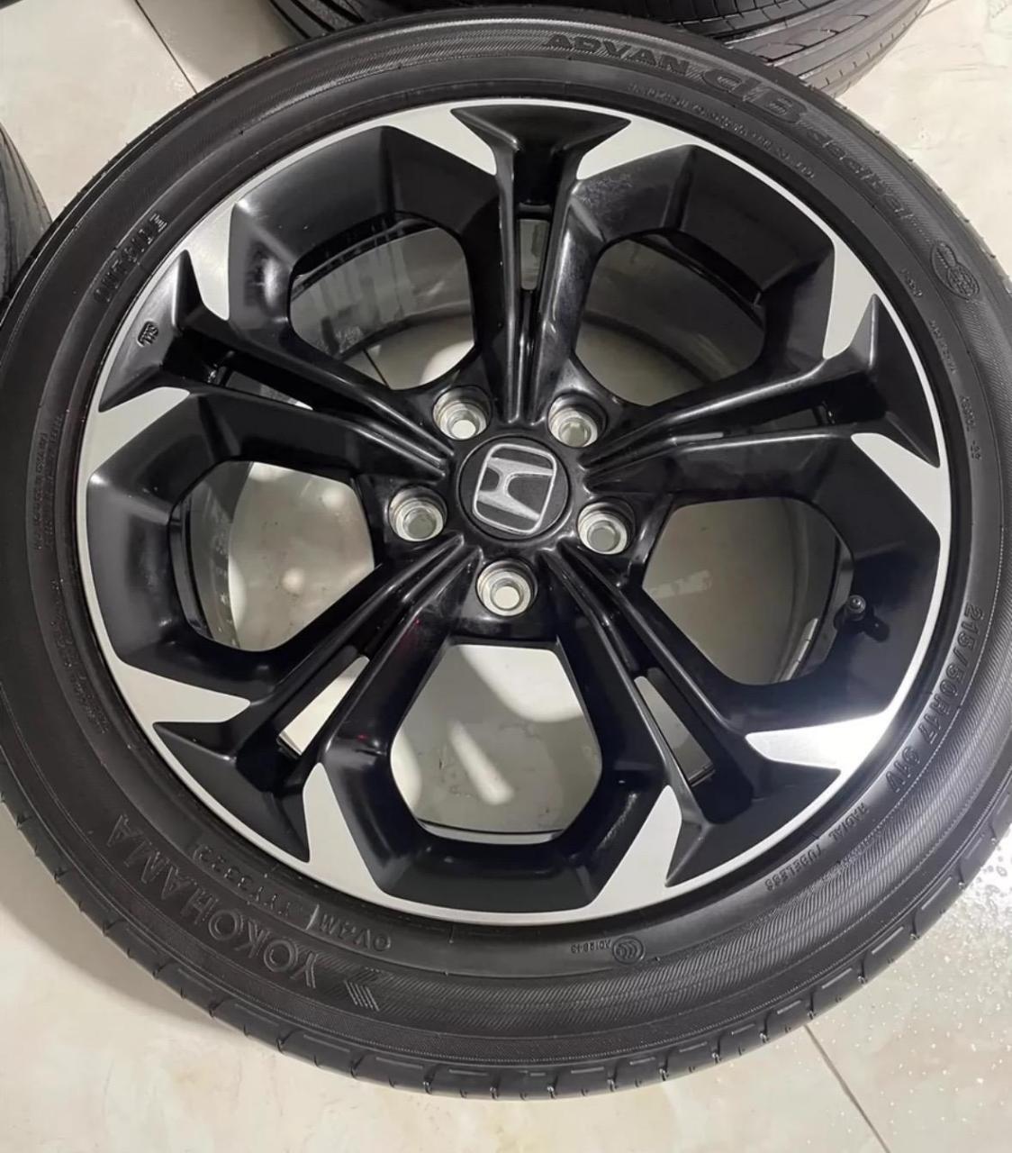 十一代本田思域燃动版花瓣原厂轮毂带胎