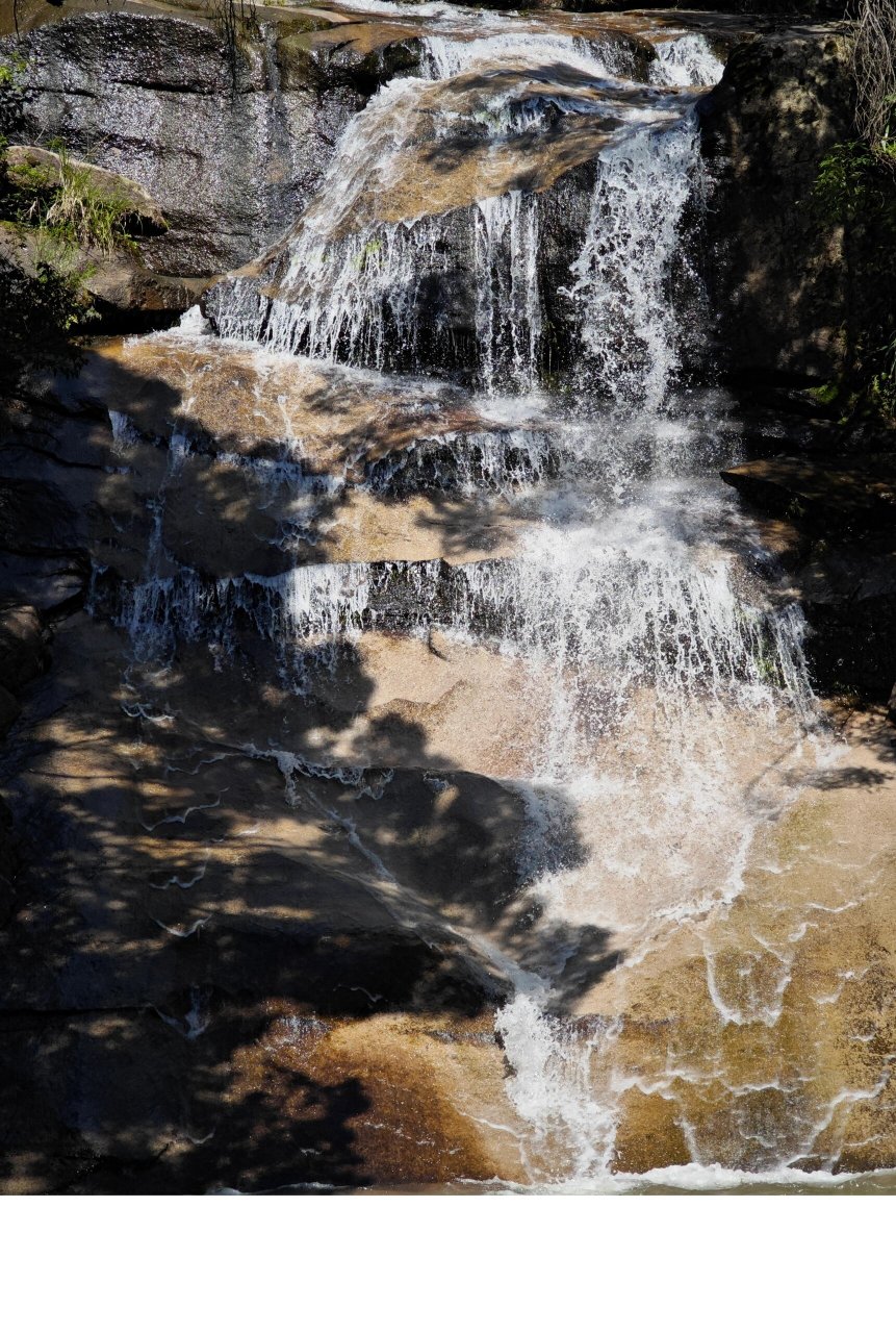 顺昌华阳山7215 爬了半小时到鸳鸯瀑,小瀑布还是不错的,这么热的