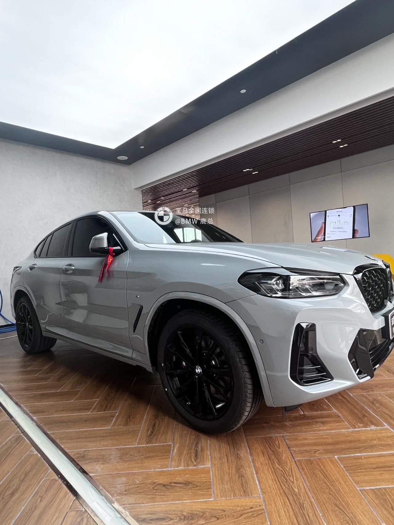 宝马x430i曜夜全款44万提.22款x4 xdrive30im曜夜