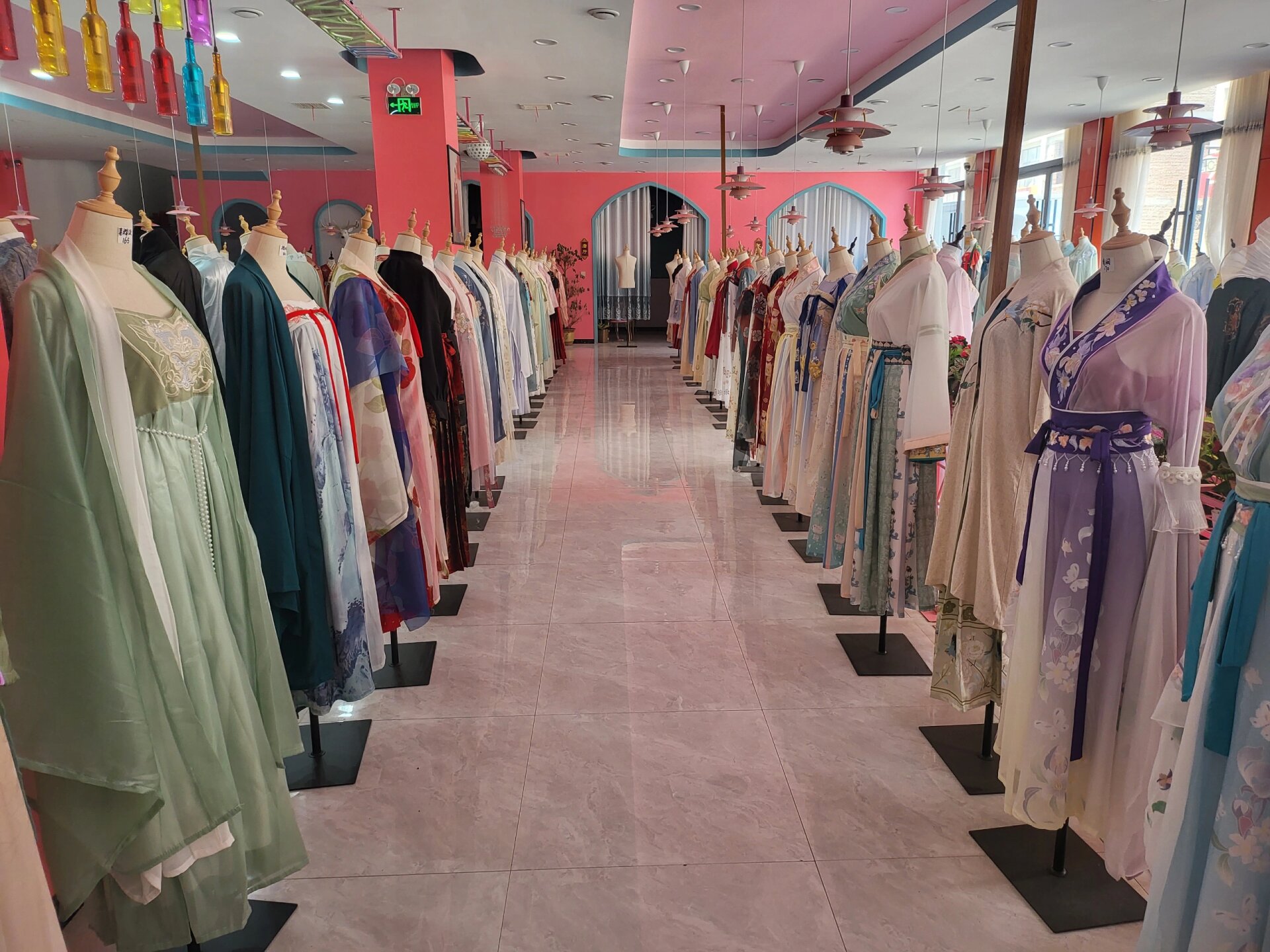 曹县汉服基地批发展示