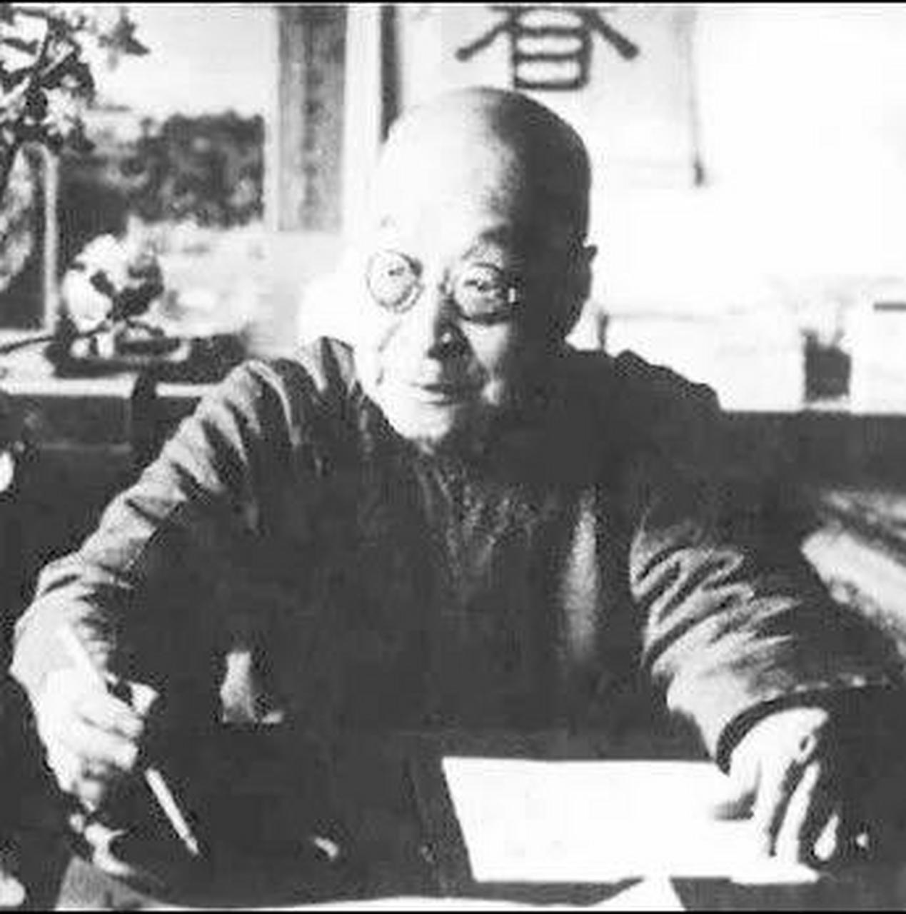 中医大家施今墨  施今墨(1881-1969),京城四大名医之一.医术医德双高.
