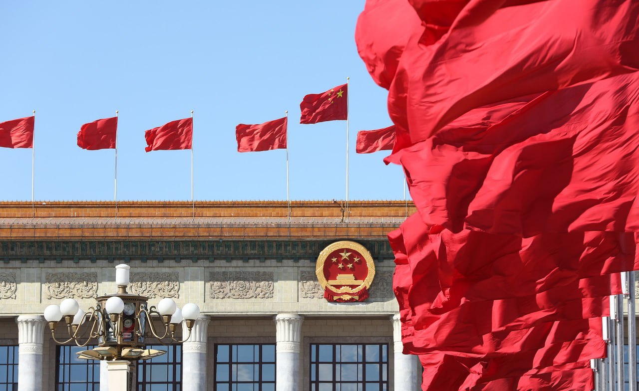 【上海合作组织副秘书长旁听中国两会开幕式】