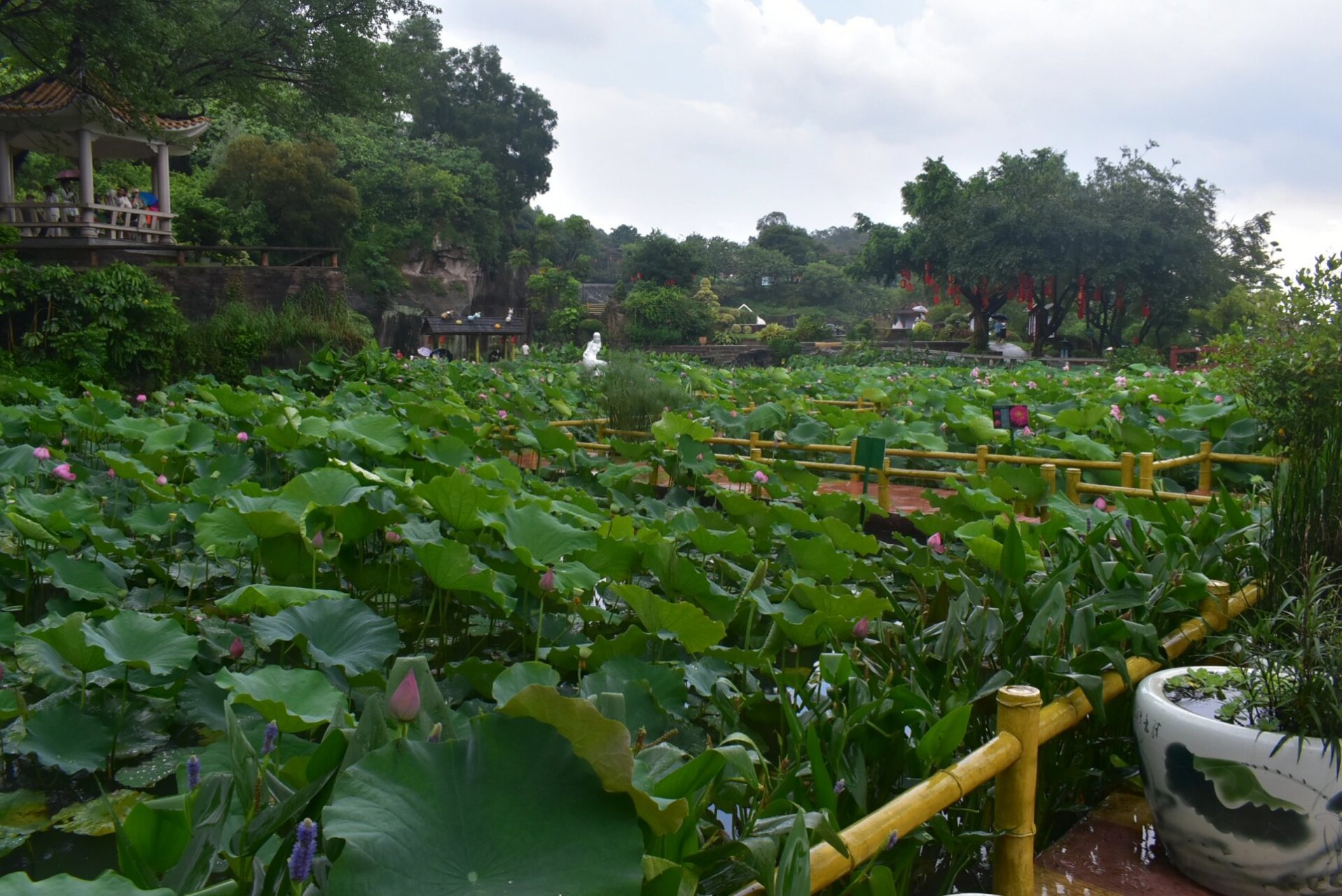 番禺莲花山寺庙图片