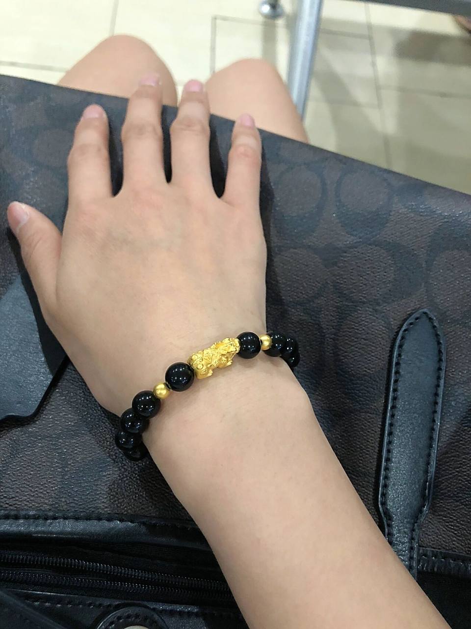 貔貅手串 有没有总是戴错貔貅的姐妹,金店柜姐说戴右手头朝右,戴左手