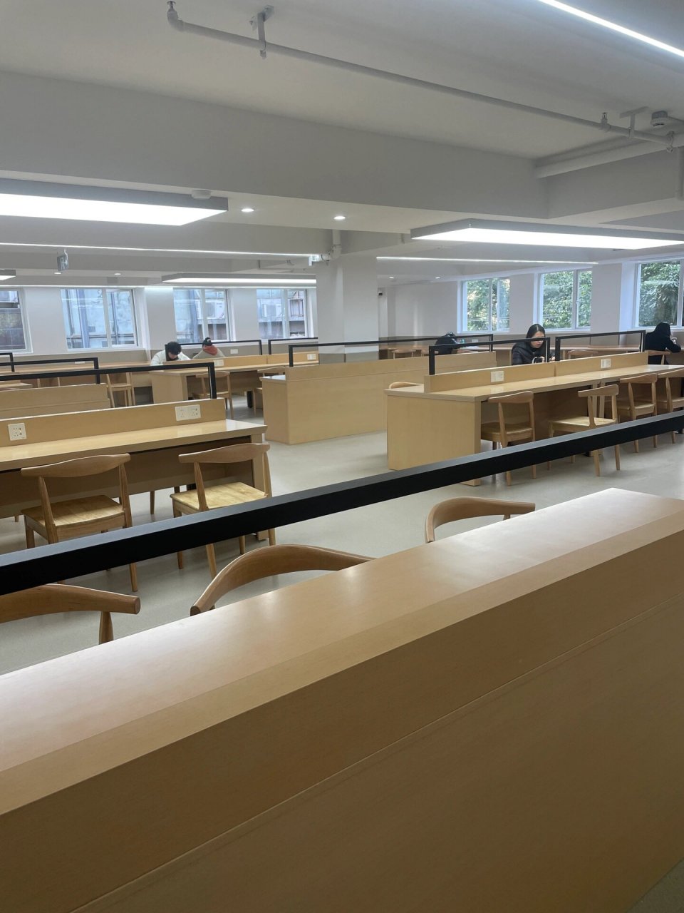 绵阳市图书馆自习室 需要考公考证学习的涪城区小伙伴可以看过来,新