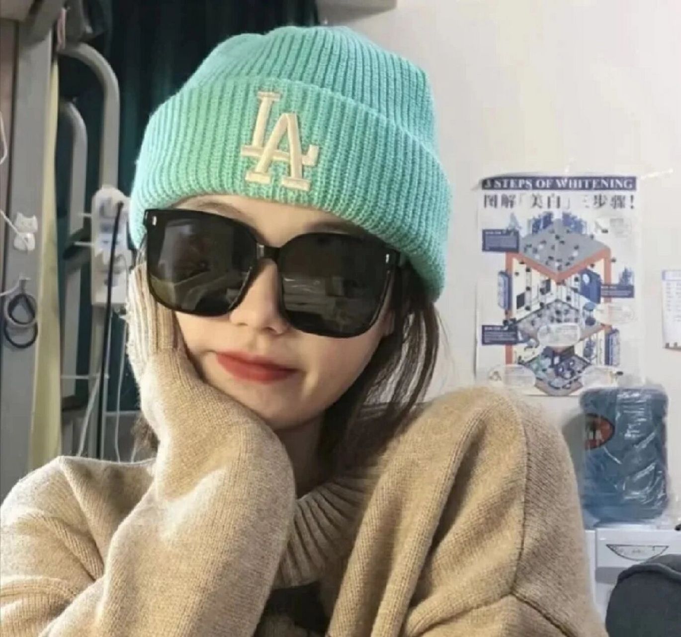 女生微信头像 图片源于网络,侵删.