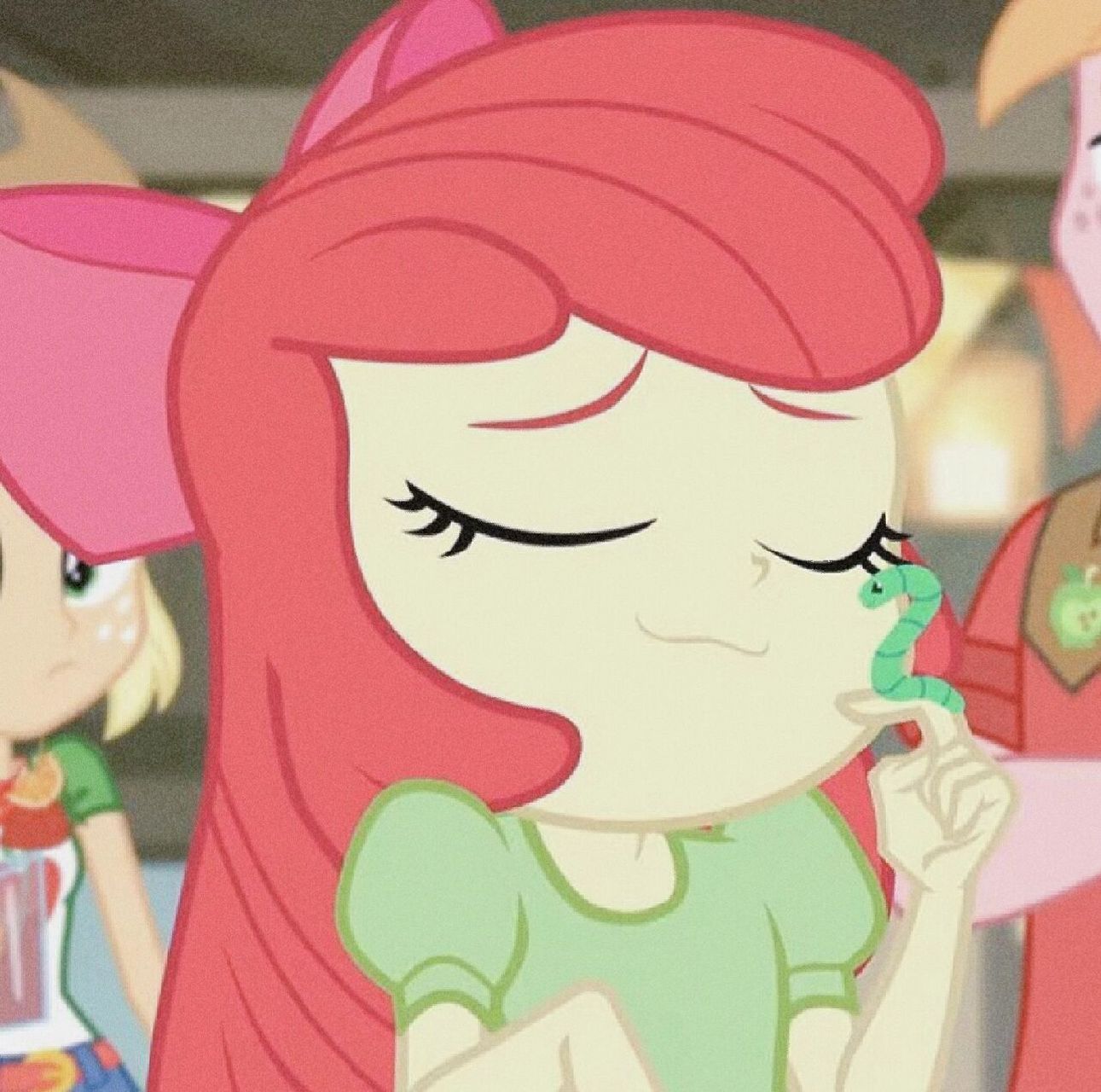 都给我进来看小萍花的头像!