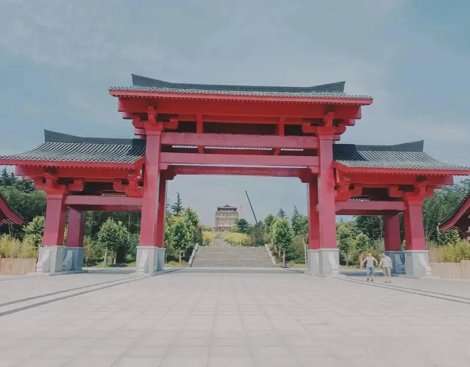 上清宫森林公园可谓是洛阳后花园,园区很大,里面树木郁郁葱葱,环境