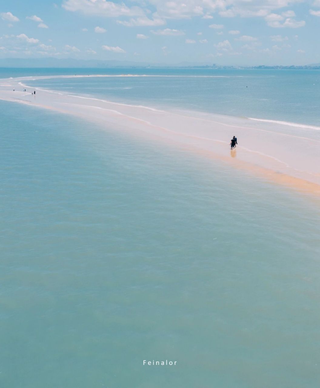 晋江金井|触角沙滩 拍到一个小女孩在对着镜头招手,很有夏天的味道