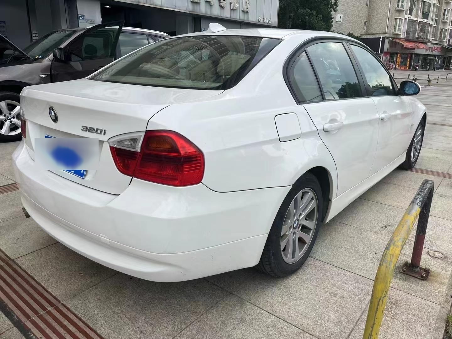 拿下06年宝马320i,个人一手,实表1.