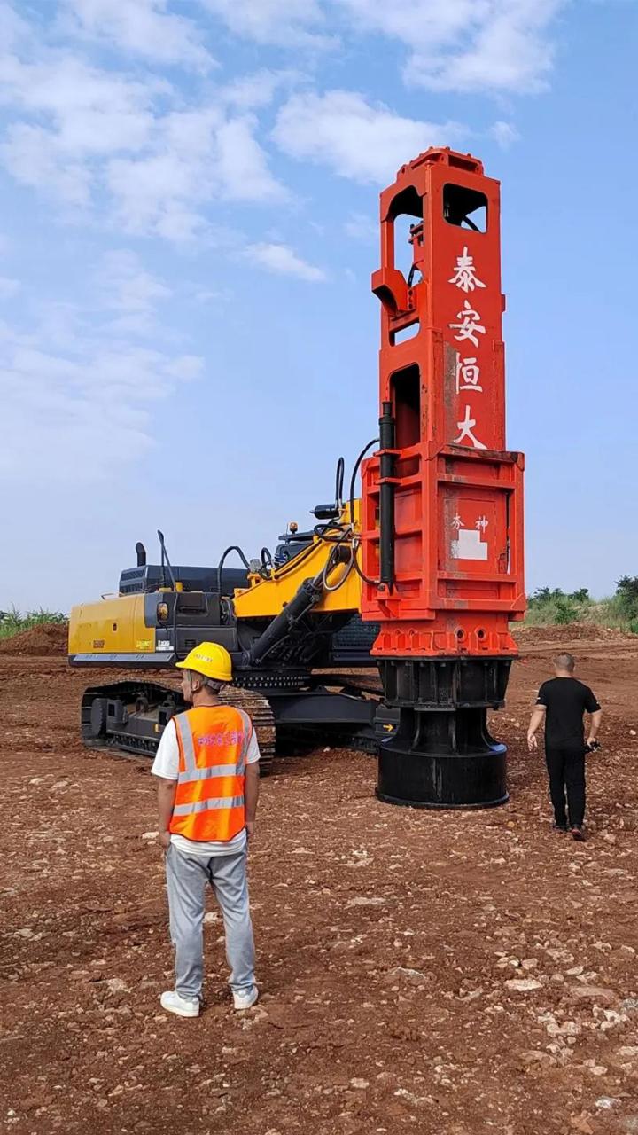 高速液压夯实机也叫"挖机液压夯","铲车液压夯","冲击夯实机","液压