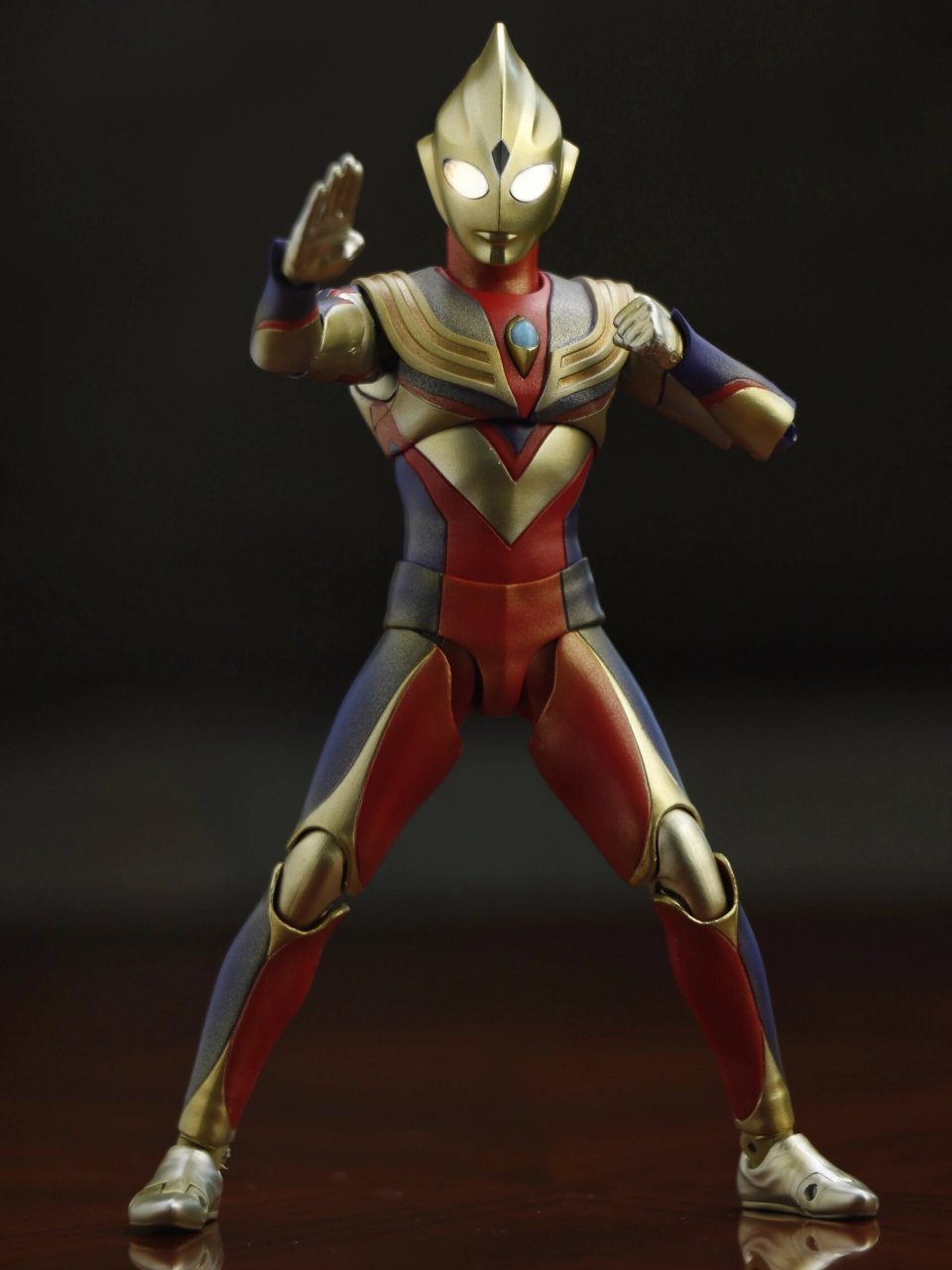 2023年万代魂会场限定 真骨雕迪迦闪耀型 这次对比初版复合型迪迦腰部