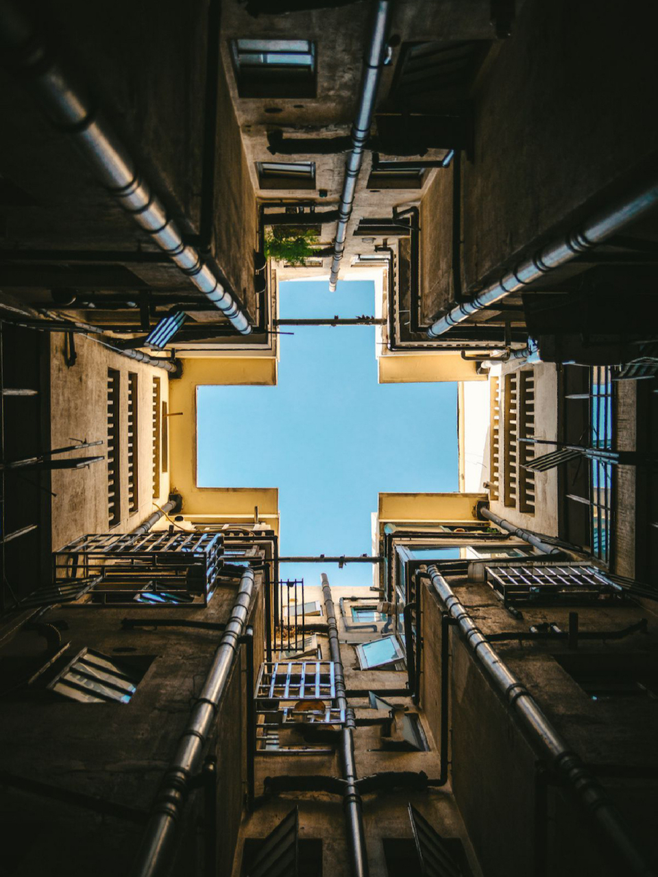 91年前,邬达克为我们绘制了一片"十字天空" 瑞金一路上的卜邻公寓,在