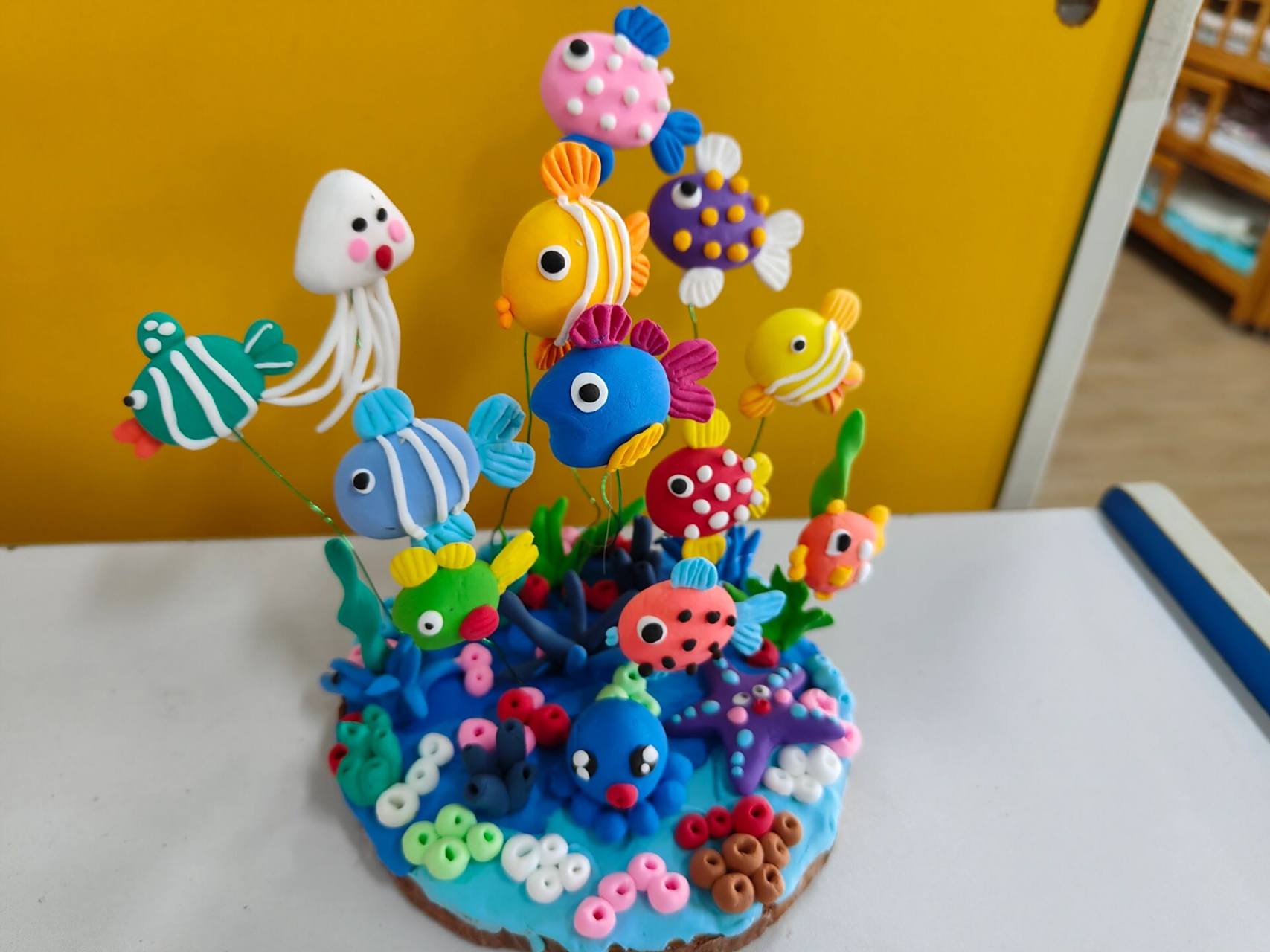 幼儿园美工区彩泥作品 海底世界泥工 美工区彩泥作品展示,海底世界