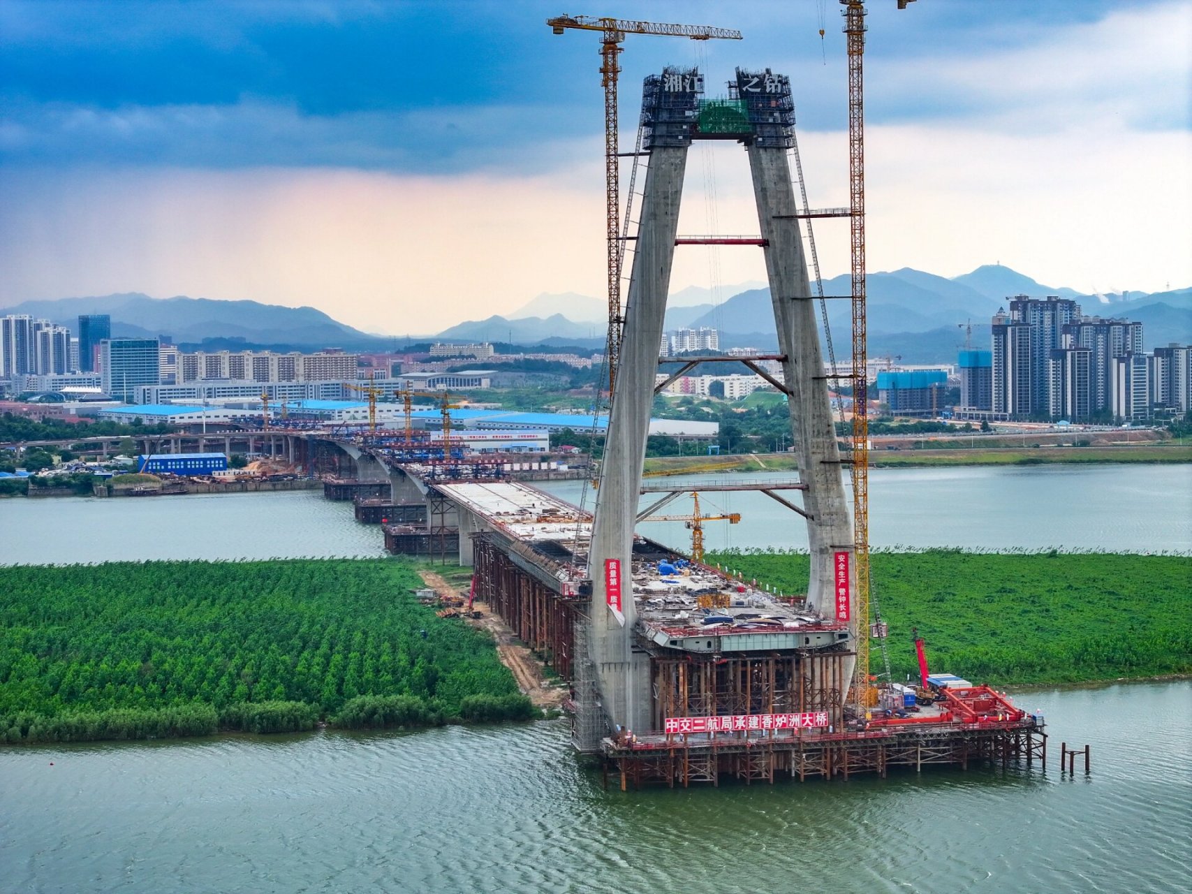 望城香炉洲大桥年底通车,浅拍一下.