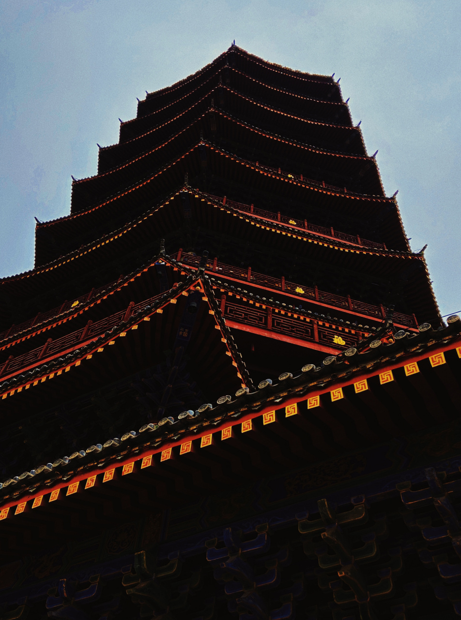 坐火车看到的曲靖地标建筑之一靖宁宝塔 知不足而奋进,望远山而前行