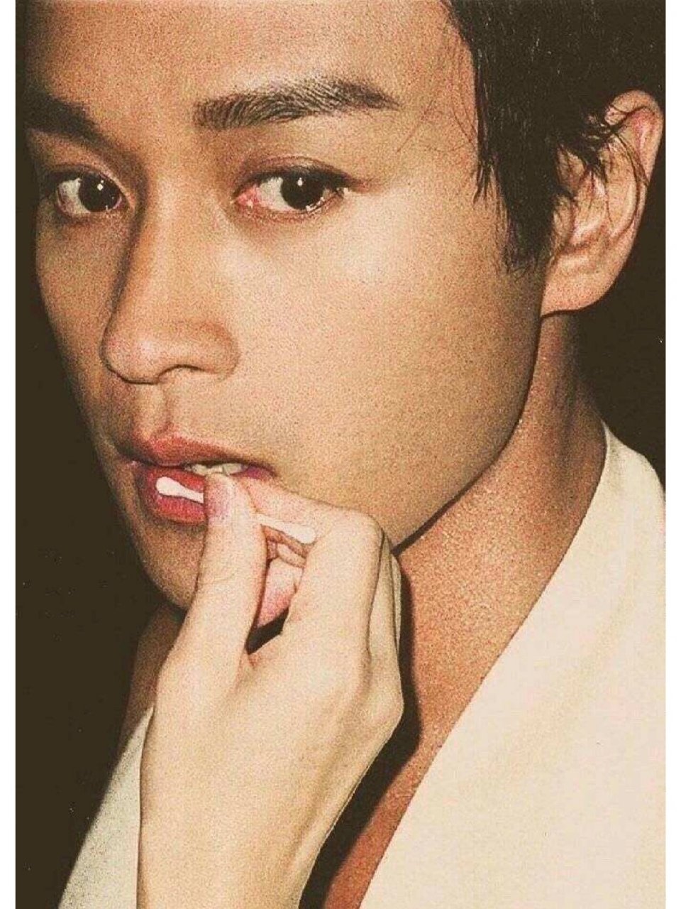 手机壁纸丨15 张国荣  最后一张太甜了 我是我 多么特别的我 多庆幸