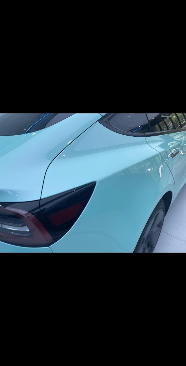特斯拉 model 3 改色竞速蒂芙尼蓝.