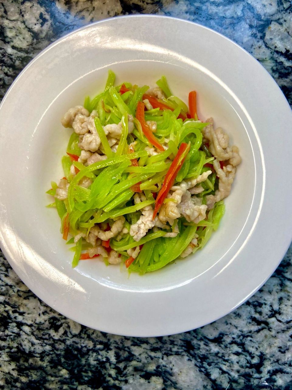 下饭小炒丨莴笋炒肉丝 7715莴笋炒肉丝7715 大鱼大肉吃腻了