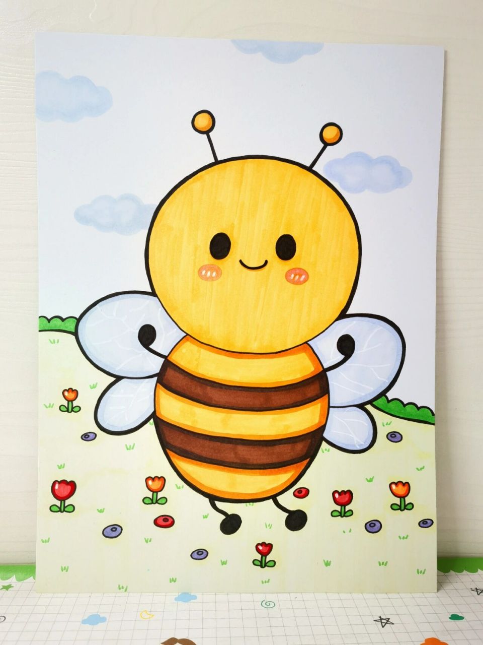 蜜蜂儿童简笔画彩色图片