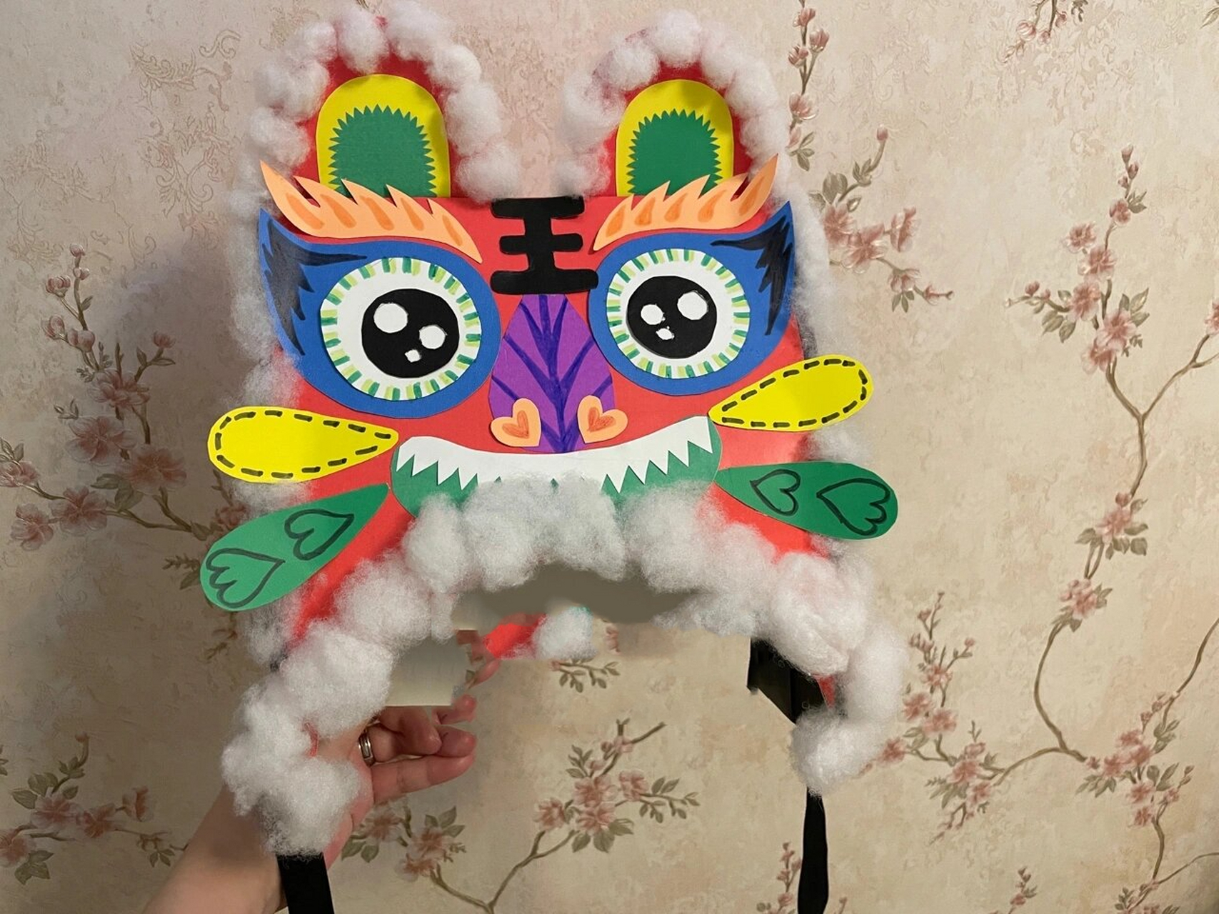 小学手工"老虎头饰"——虎头帽 小同学假期的手工作业,帮家里的小表弟
