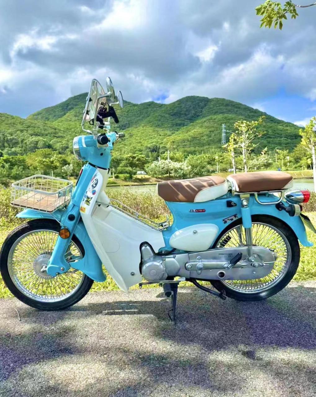 21年嘉陵coco110款,改了led大灯 风挡 手机支架 座包 一些小贴纸