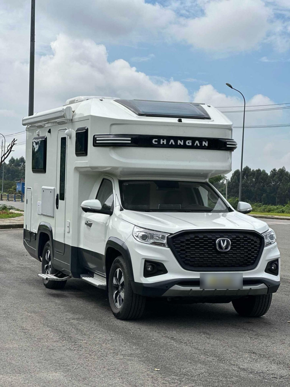 23年4月上牌3千公里准新长安峰景房车 新车裸车价38.8万