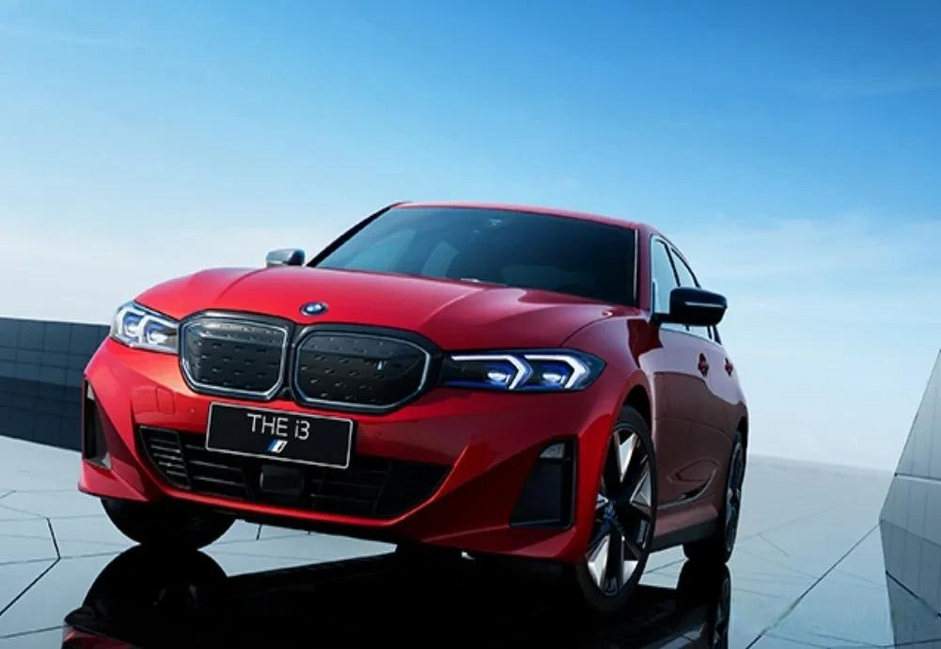 这几天最让人意外的,就是宝马i3这款电车,突然成为跳水王!