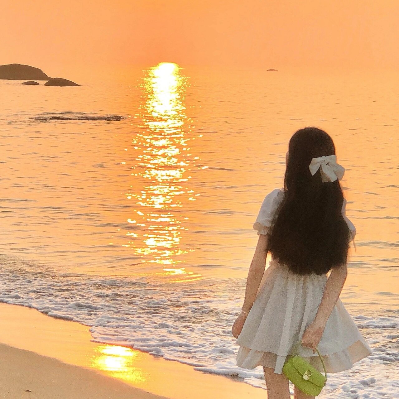 女生头像/背影/海边