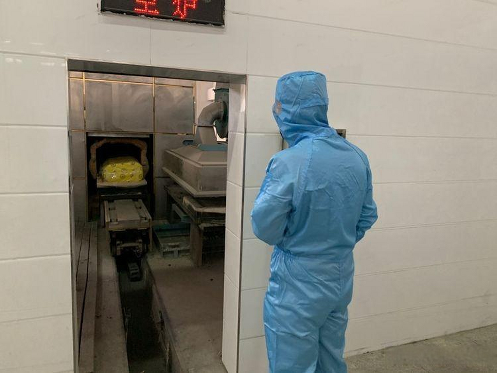 工资20000元一个月,在火葬场工作了12年,为什么找不到女朋友?