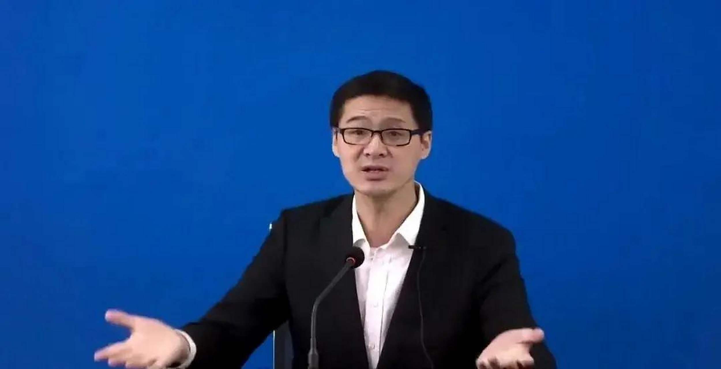 罗翔老师讲课时分享过一个案例,上世纪80年代,有个漂亮姑娘在下班回家