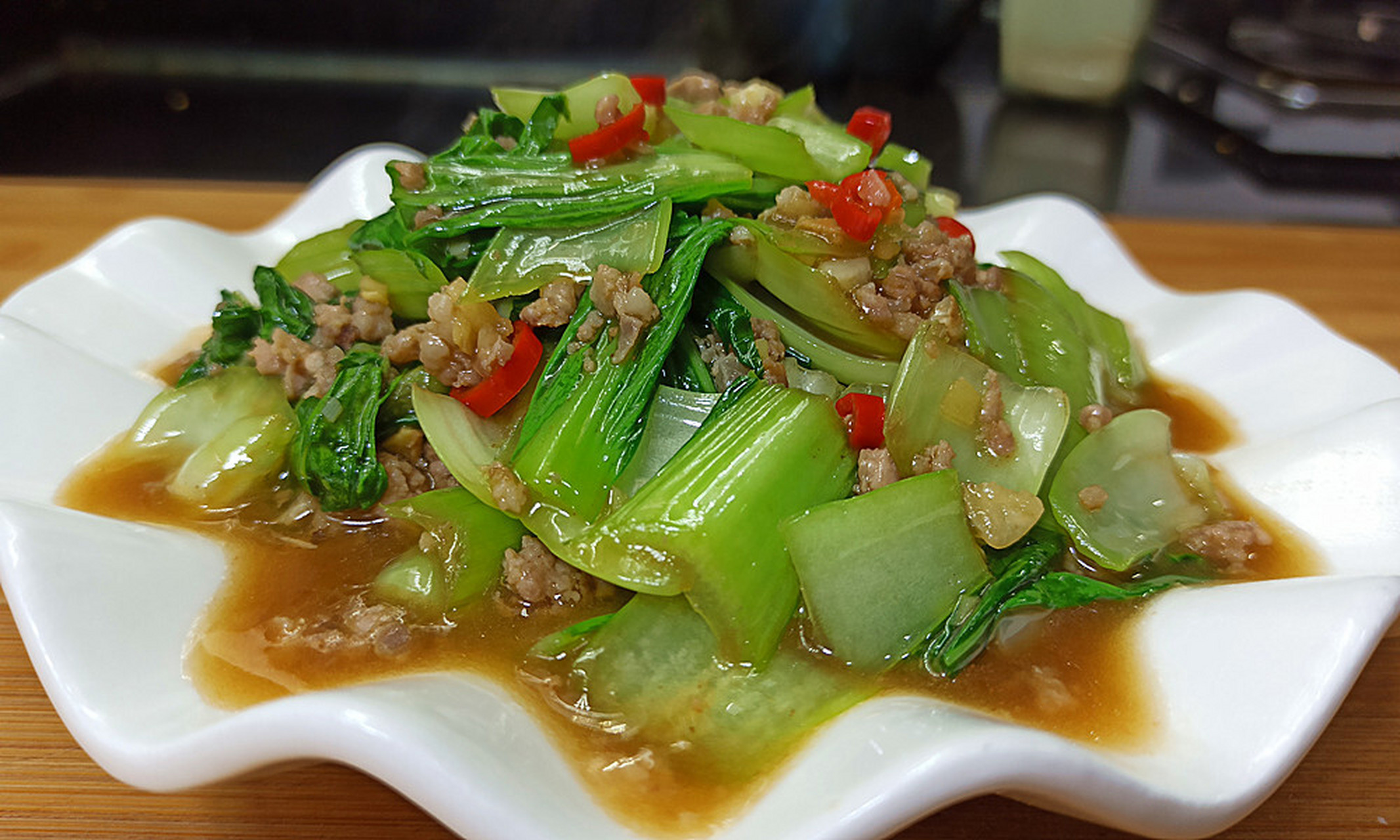 油菜这样做,超级好吃,一口气两碗饭不够吃 "肉末油菜",是爆炒的一种