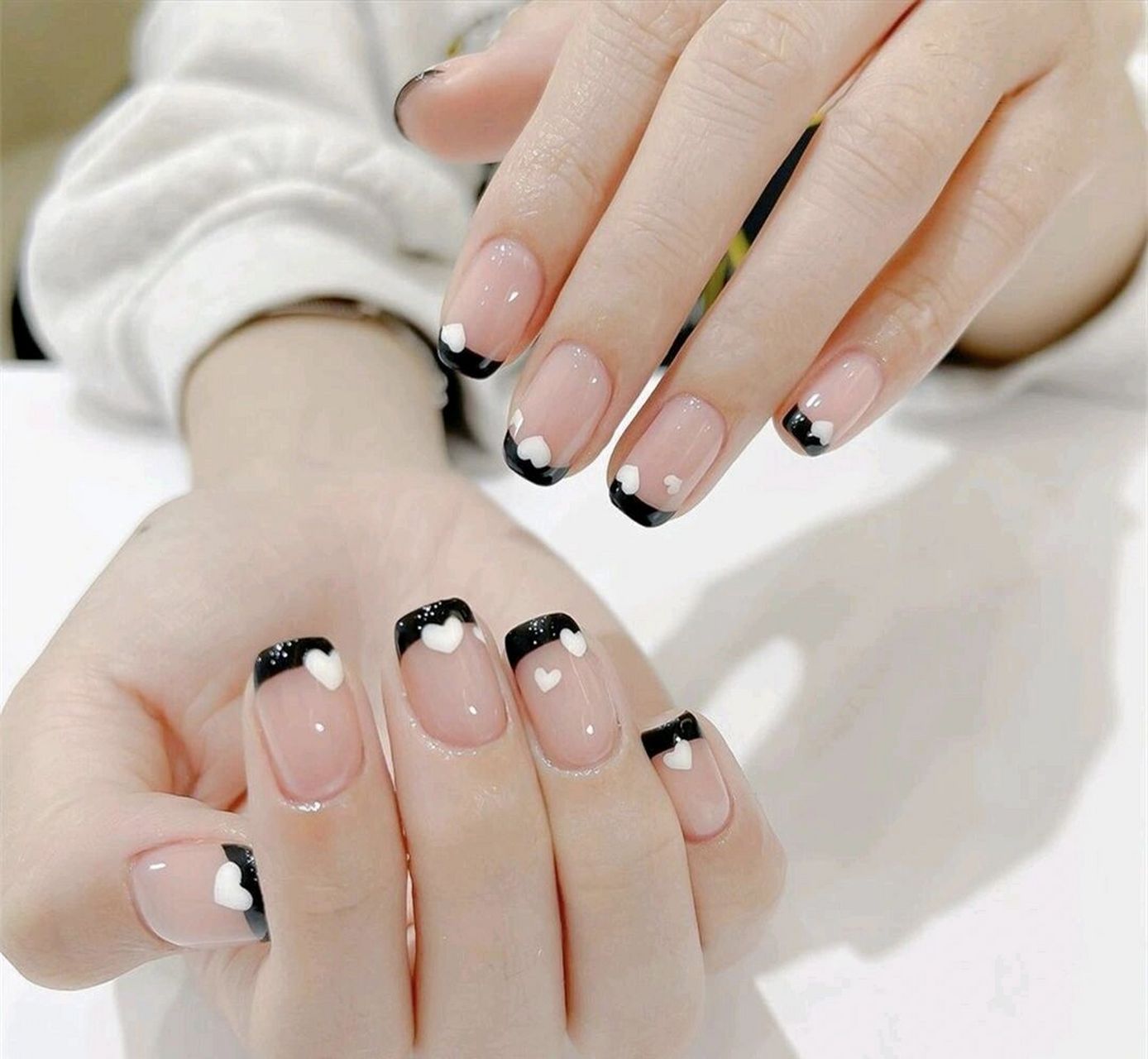 2023新款法式简约美甲 简单又美丽