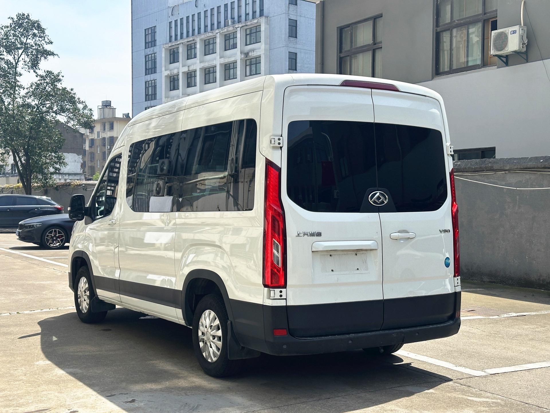 首付4万,22年3月上牌22款大通v90 2.