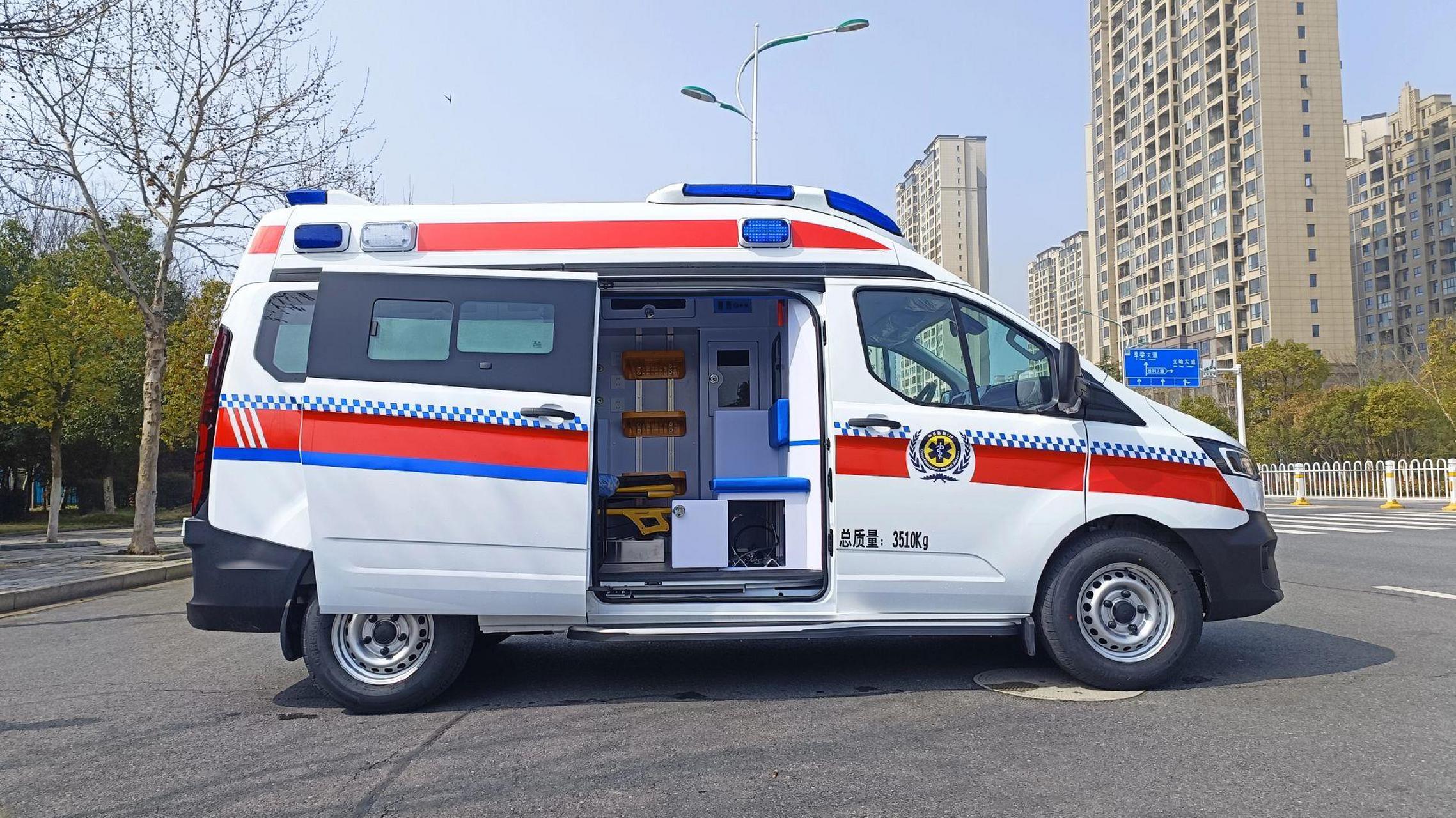 福特全顺362柴油版救护车,高端内饰,可分期付款