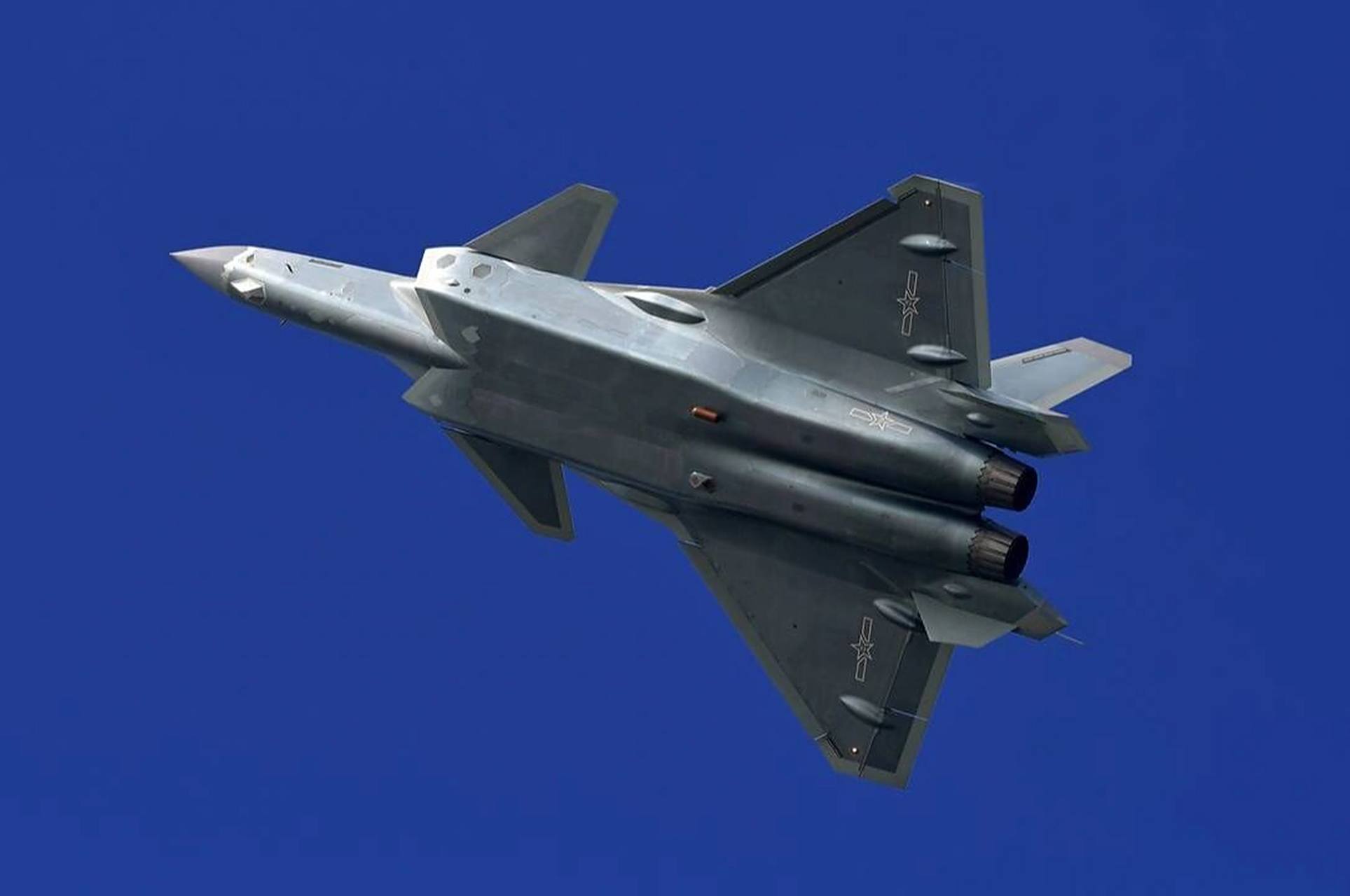 歼-20高清大图奉上 一组歼20战机高清大图送给大家.