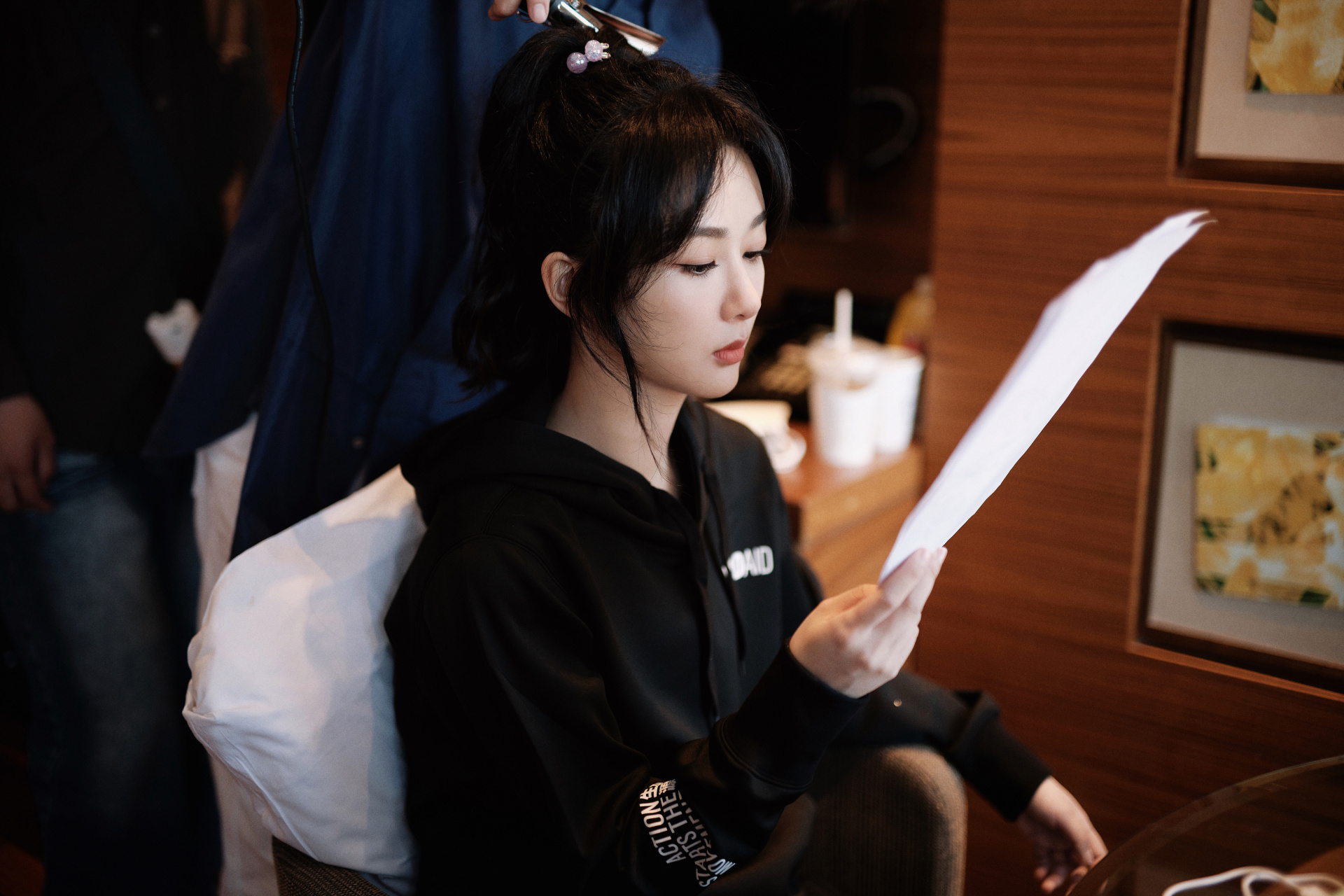 公益大使@杨紫 活动现场图掉落.