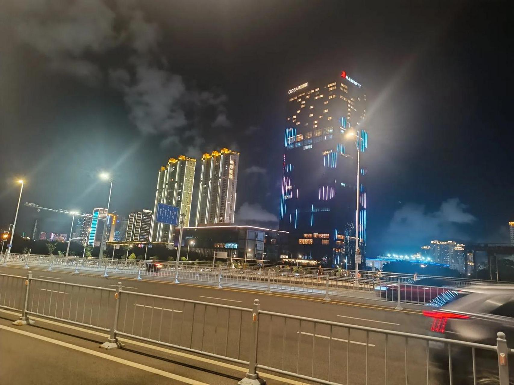 拍你城市的夜景 华灯初上晚霞美