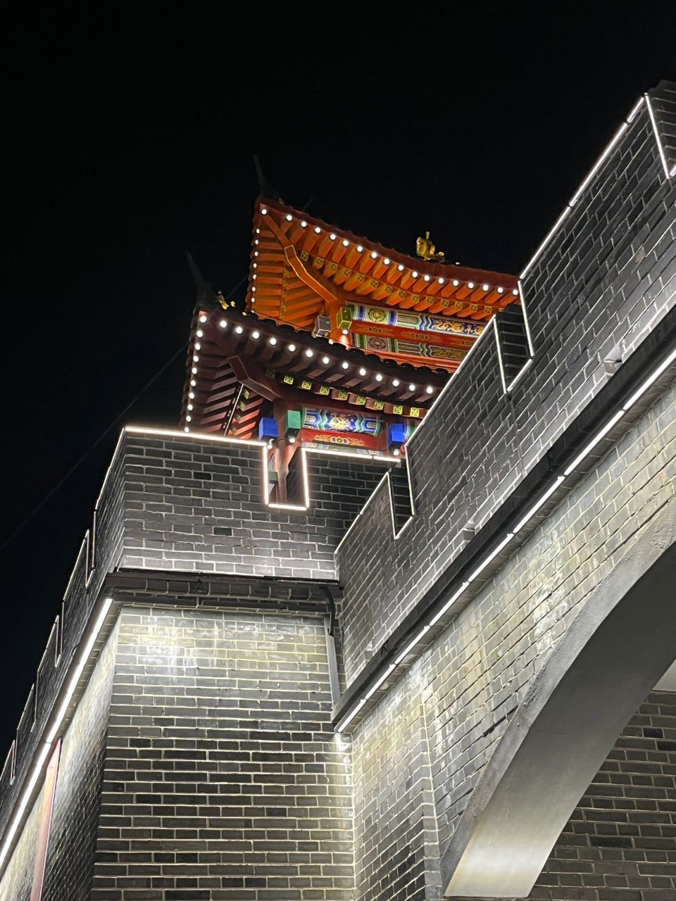 邓州古城广场    邓州的景点之一,非常出大片的风景,广东人第一打卡