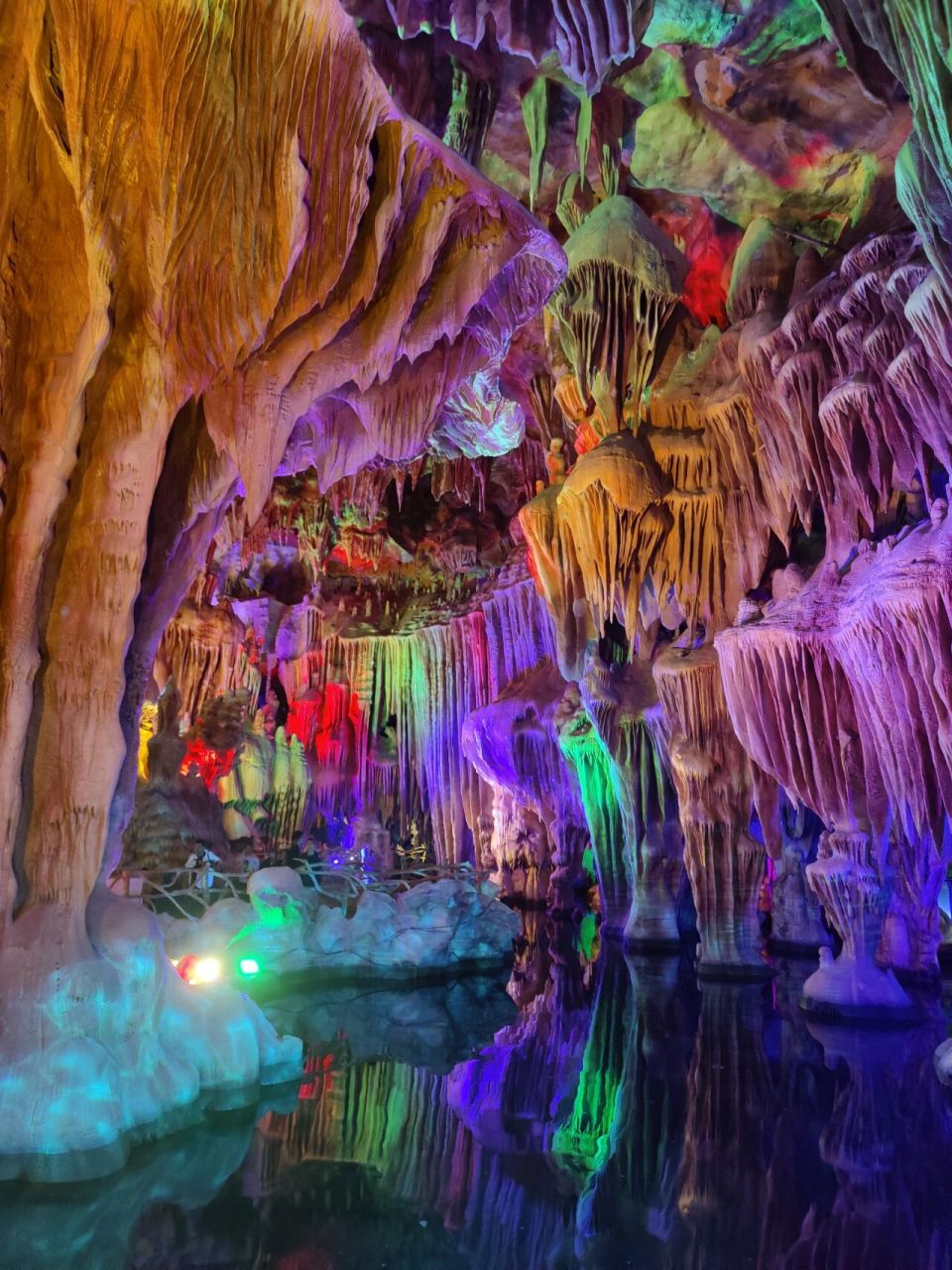 带你打卡溶洞漂流——中华洞天 🌊这里是位于绵阳江油市的中华洞天