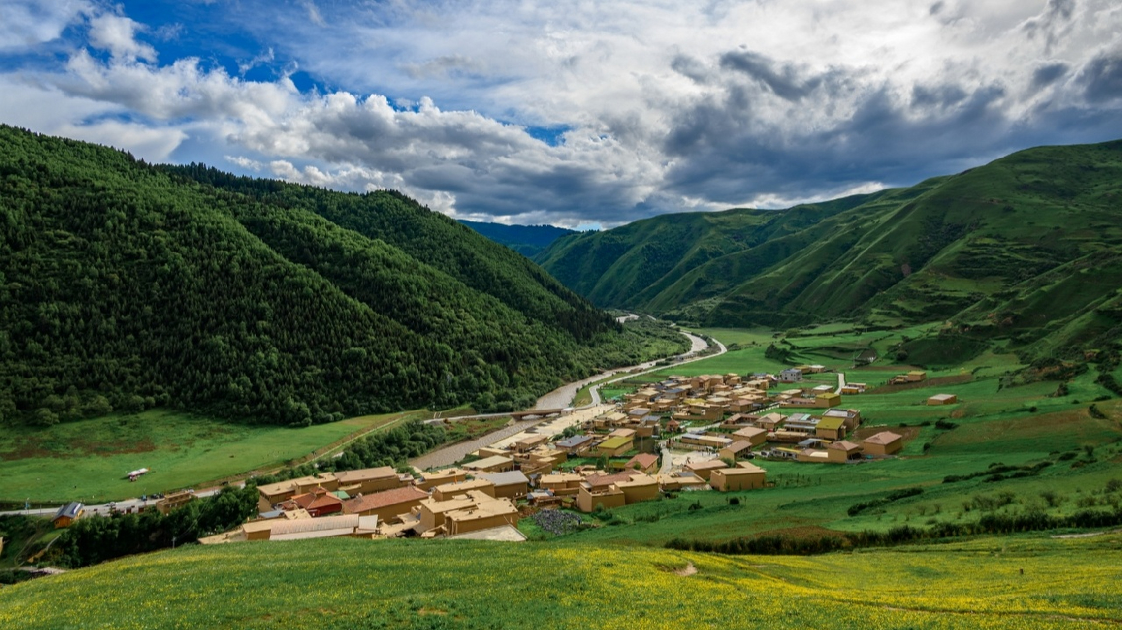今年选择的目的地是去过很多次九曲黄河和阿坝神座村
