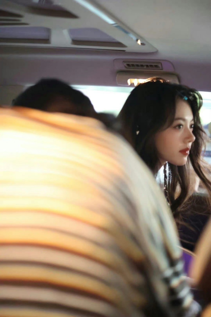 赵今麦侧颜好优越的鼻子啊