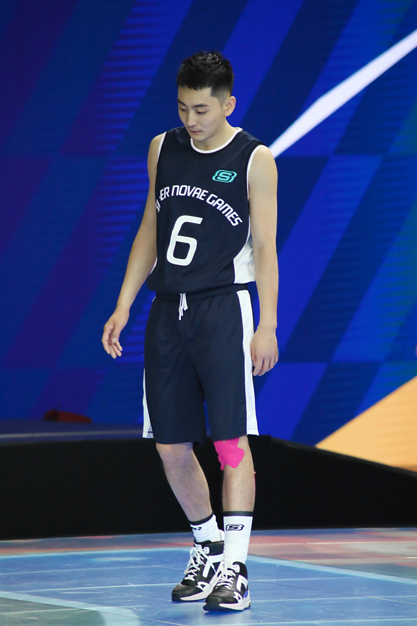 半夜来偷偷分享一波帅气[并不简单]恭喜福子哥@朱天福 所在的吉林辽宁