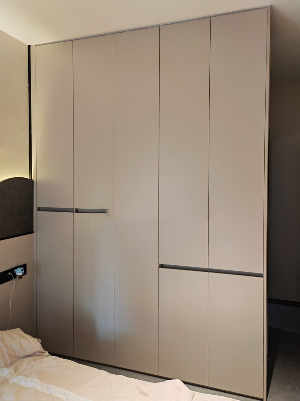 免拉手设计 极简免拉手分段式衣柜 一门到顶式衣柜进阶版,分段式免